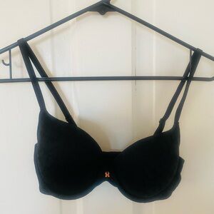 Savage X Fenty Black Push-Up Bra 32C – Lightly Padded, Rose Gold Detail.